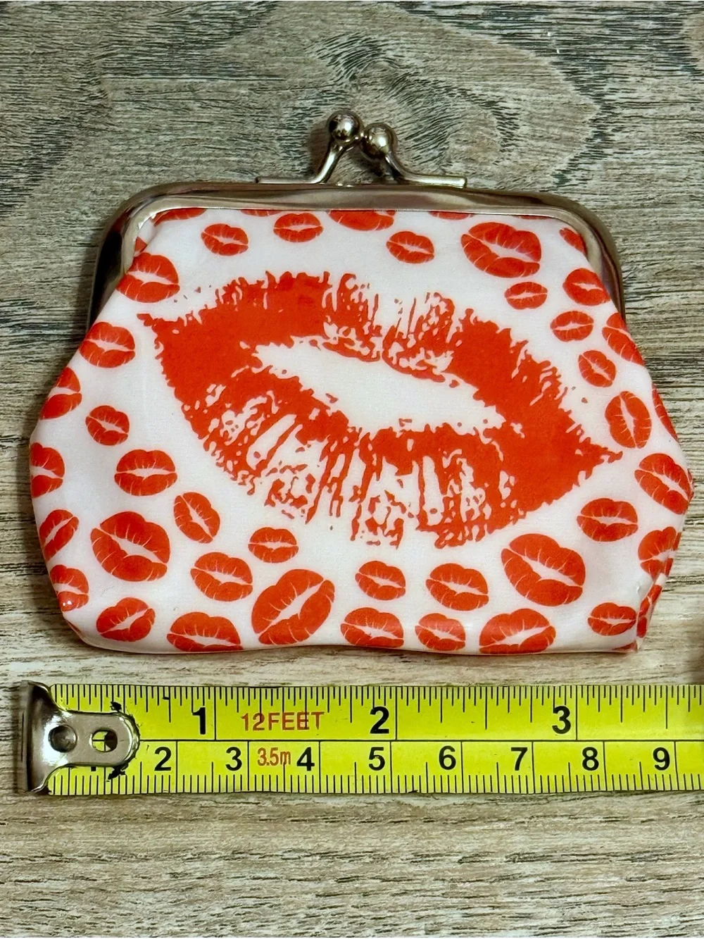 NEW Red Kiss Lip Print Kiss-Lock Coin Purse Pouch Wallet Red White Silver